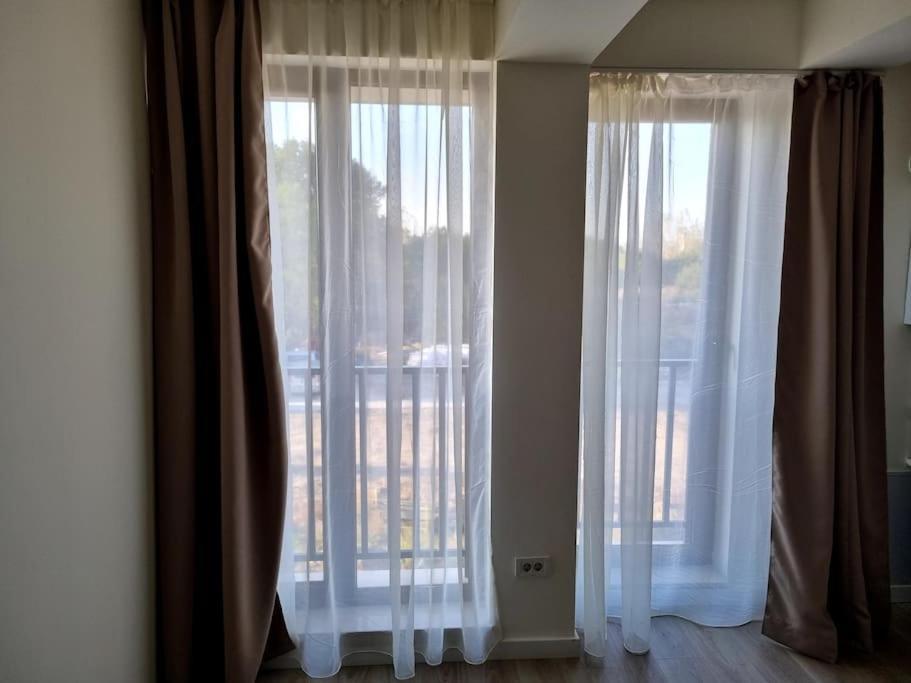 Apartament Cwa 1 Aeroport Otopeni Esterno foto