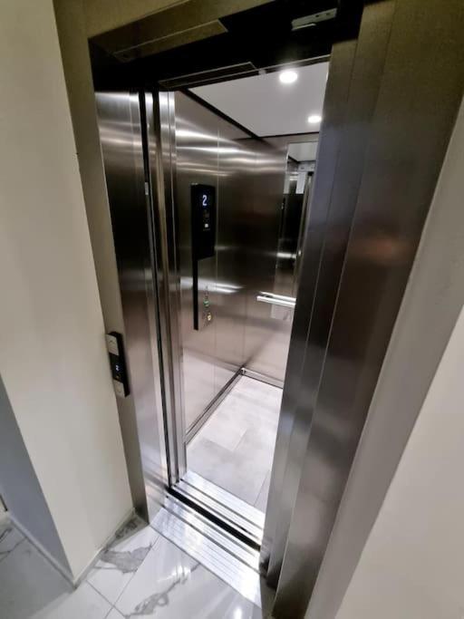 Apartament Cwa 1 Aeroport Otopeni Esterno foto